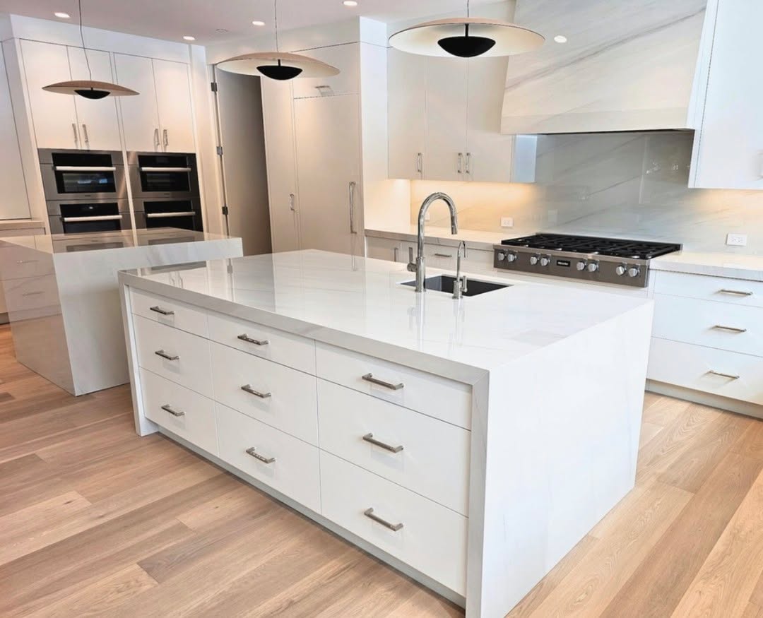 another installation is completed! Laminam Bianco Lasa Lucidato for this beautiful kitchen!😍